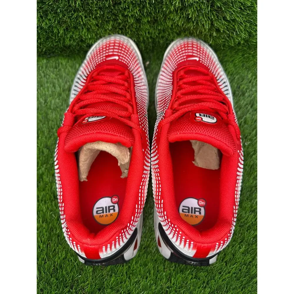 Nike Air Max DN SE HQ4565-600 Athletic Sneaker Men's 9.5 Red Mesh Gym Cushioned